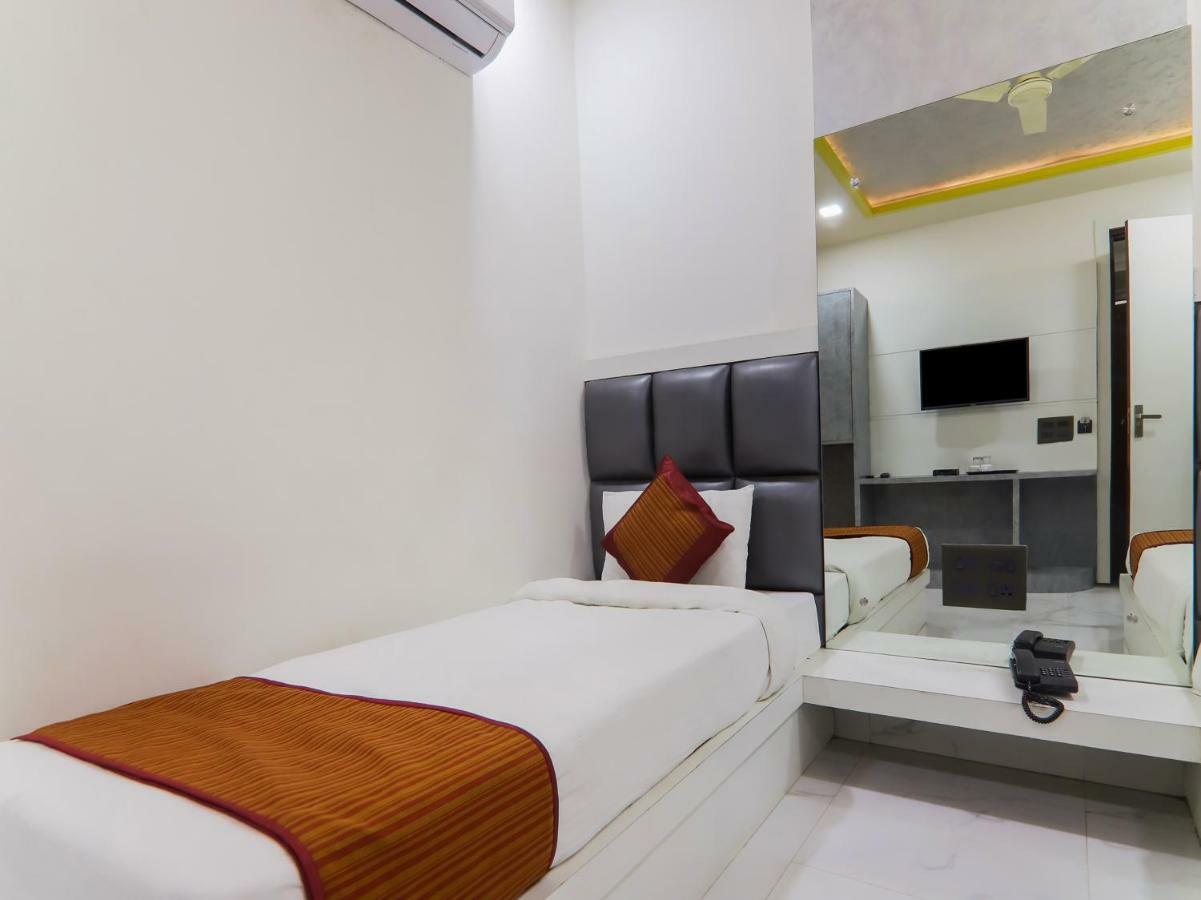 Hotel Grand Sparrow Inn Агра Экстерьер фото